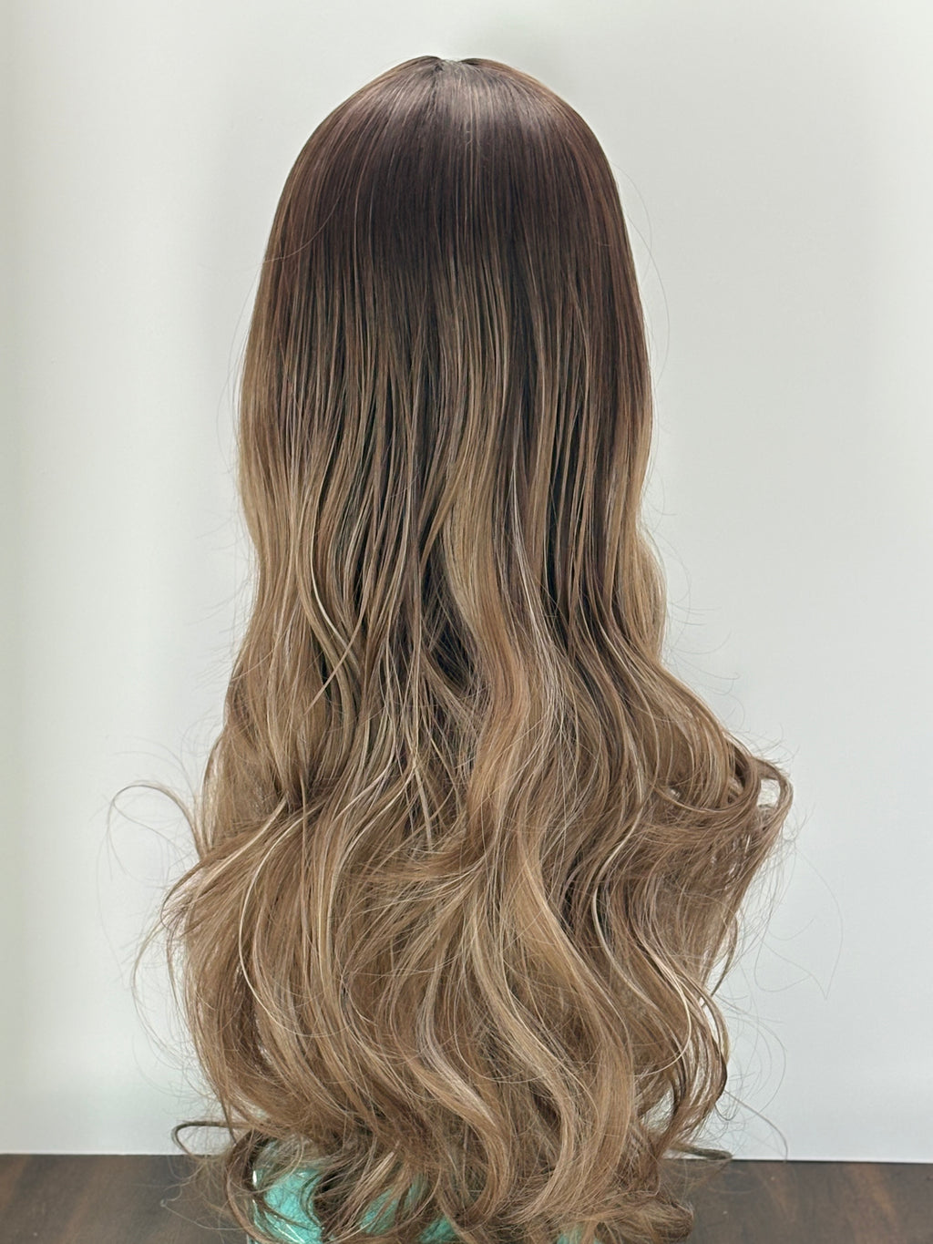 MIA SYNTHETIC FIBER WIG