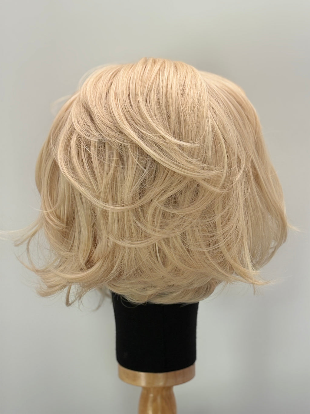 DOLLY SYNTHETIC FIBER WIG