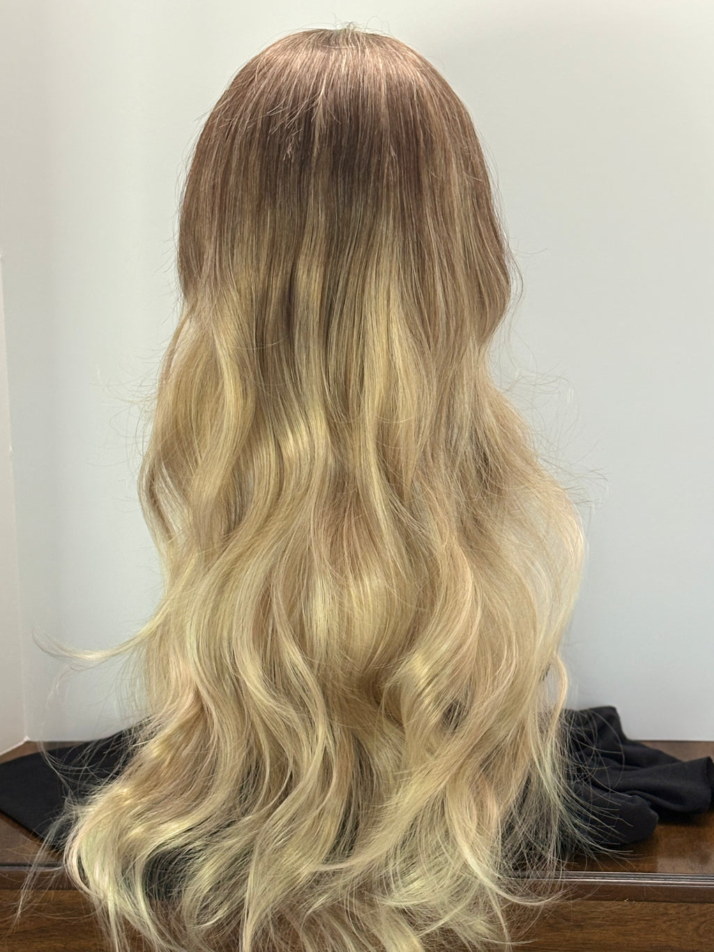 CHLOE SYNTHETIC WIG