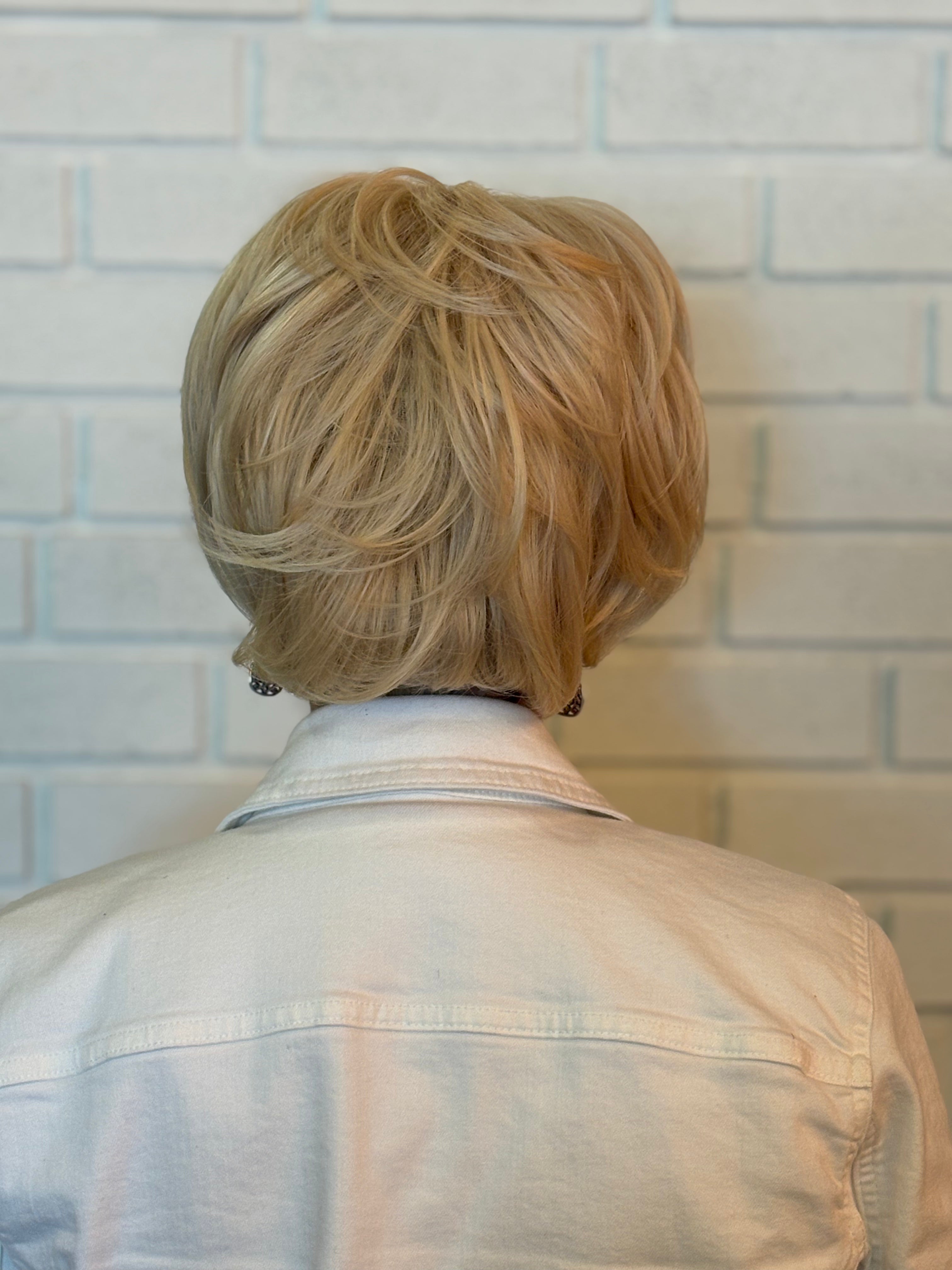 DOLLY SYNTHETIC FIBER WIG