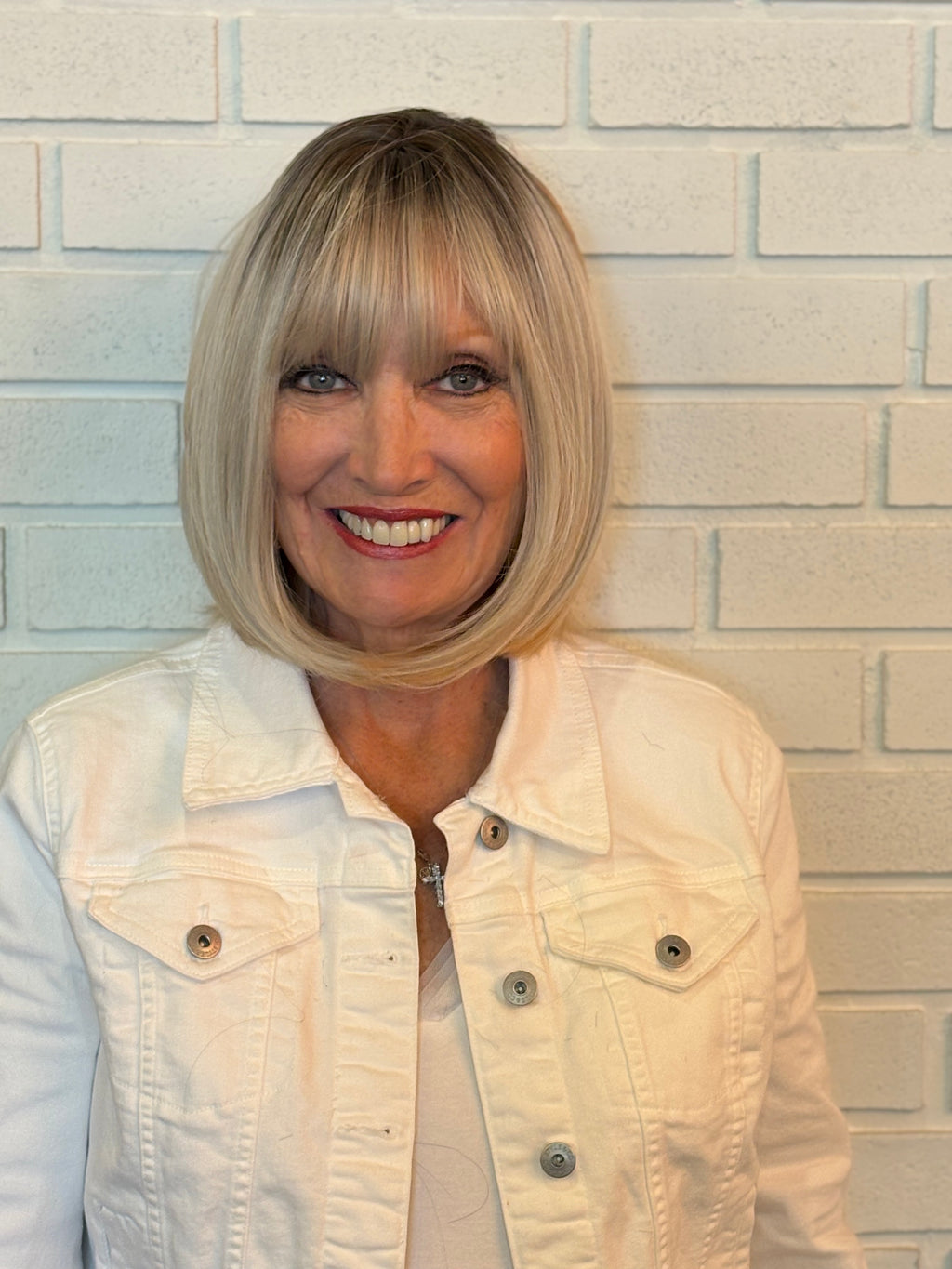 AVERY SYNTHETIC FIBER WIG